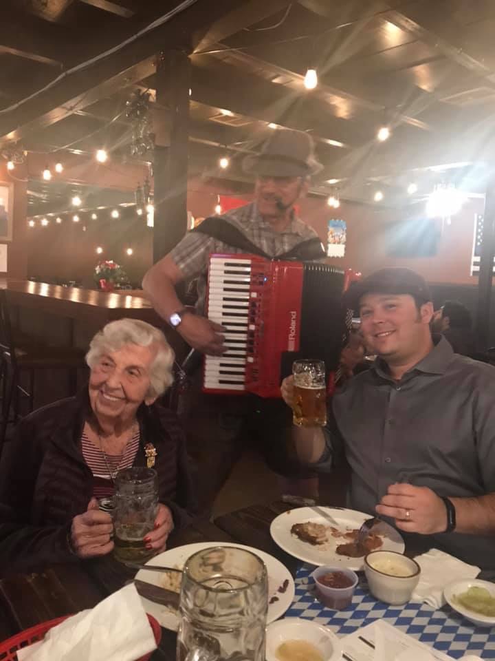 Hire Larry Roberts Entertainment Accordion Player in Scottsdale, Arizona