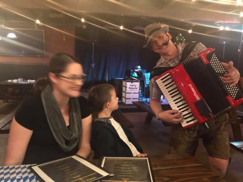 Hire Larry Roberts Entertainment Accordion Player in Scottsdale, Arizona