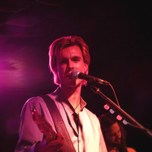Luke Frees - Singing Guitarist in Chicago, Illinois