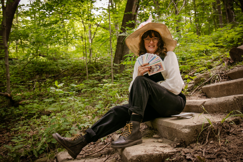 Gallery photo 1 of Luna Tarot Card Reading