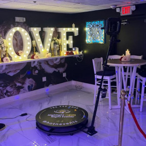 Luxury Photo Booth Rentals - Photo Booths / Wedding Entertainment in Hollywood, Florida