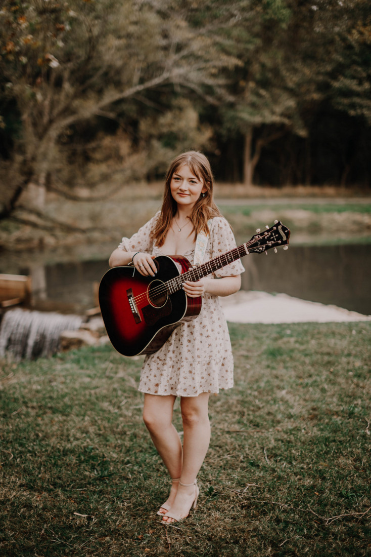 Hire Maddie Dalton Singing Guitarist in Lockwood, Missouri
