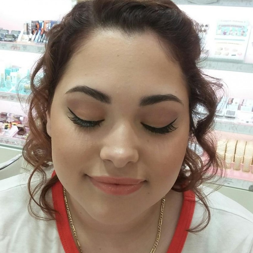 Hire "Made You Blush" Makeup Artist in Charlotte, North Carolina