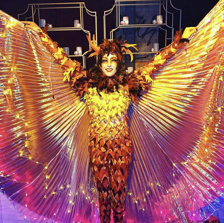 Hire Madeleine Belle Stilt Walker in Philadelphia, Pennsylvania