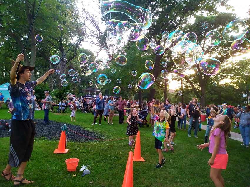 Gallery photo 1 of Magical Bubbles