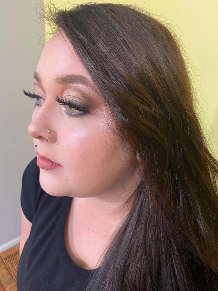 Hire Makeup Artistry by Jordan Makeup Artist in Knoxville, Tennessee