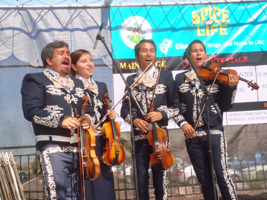 Gallery photo 1 of Mariachi Aguila Real