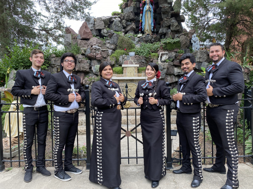 Hire Mariachi Estrellas de Chicago Mariachi Band in Chicago, Illinois