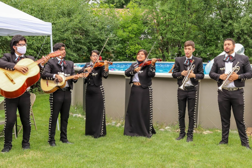 Hire Mariachi Son de Fuego Mariachi Band in Chicago, Illinois