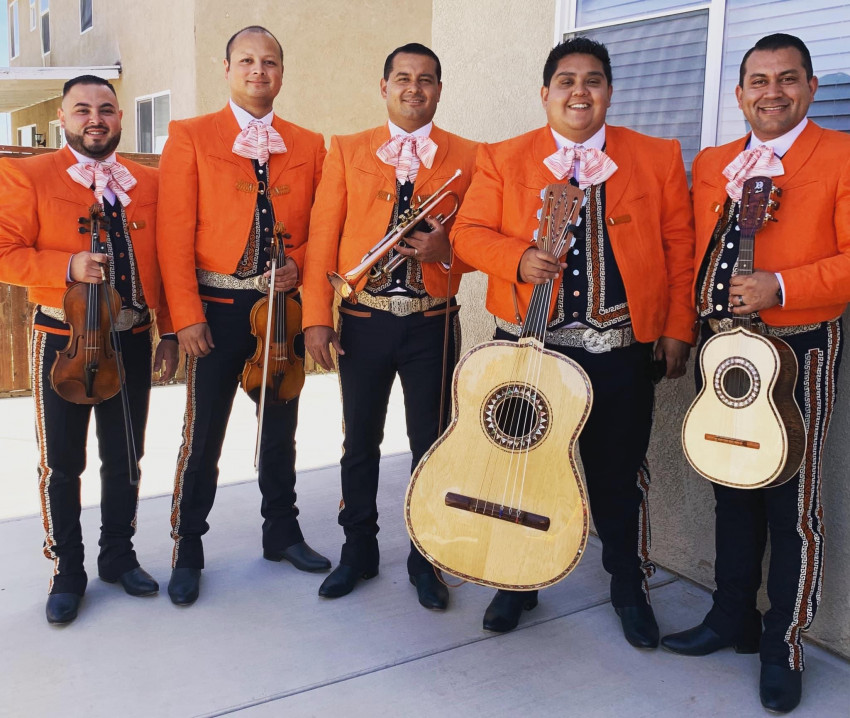 Gallery photo 1 of Mariachi Tierra Caliente