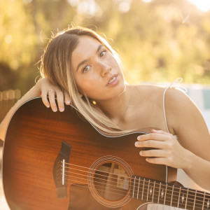 Marissa McRoberts - Singing Guitarist in San Diego, California