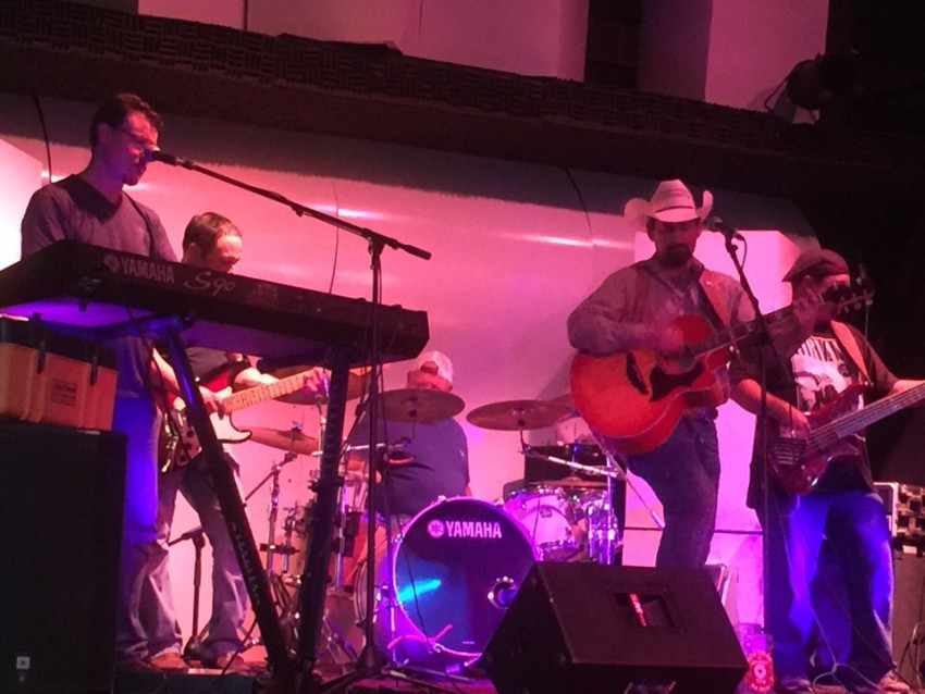 Hire Mark Reeves and Twisted X Country Band in Sulphur, Louisiana
