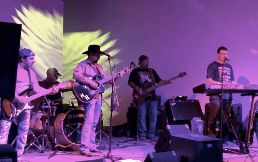 Hire Mark Reeves and Twisted X Country Band in Sulphur, Louisiana