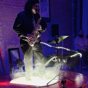 Maui Sax - Saxophone Player in Baytown, Texas