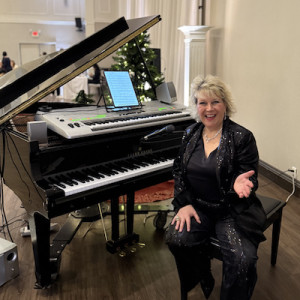 Maureen Smith - Pianist in Toronto, Ontario