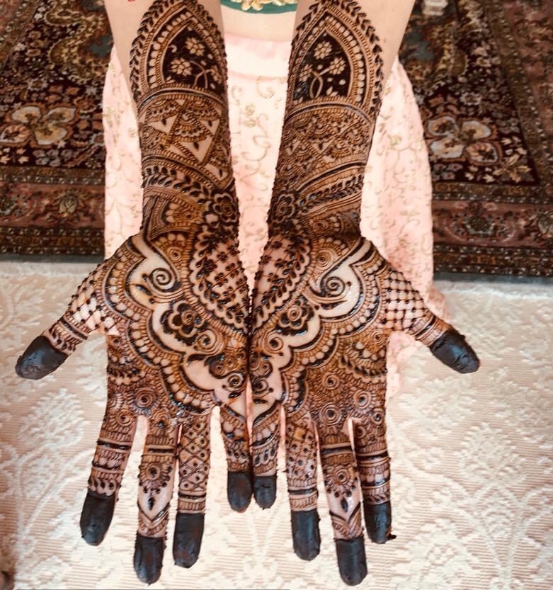 Gallery photo 1 of Mehndi/ Henna Artist