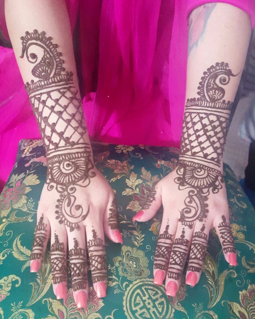 Hire Mehndi It Henna Tattoo Artist In Elk Grove California 