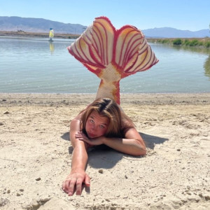 Mermaid Performer, Mia Sim