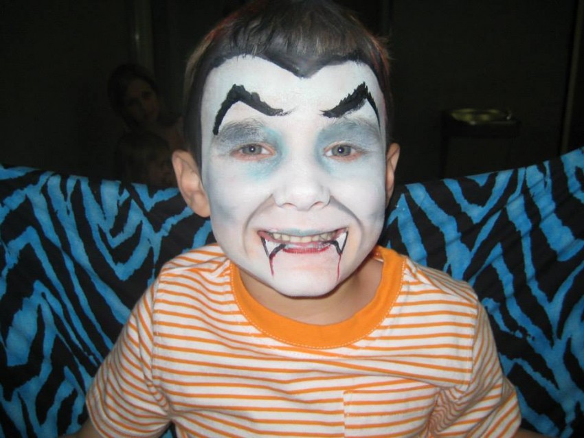 Hire Merry Heart Entertainment Face Painting, Glitter Tattoos, Balloon