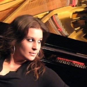 Michelle Repajic - Singing Pianist in Los Angeles, California