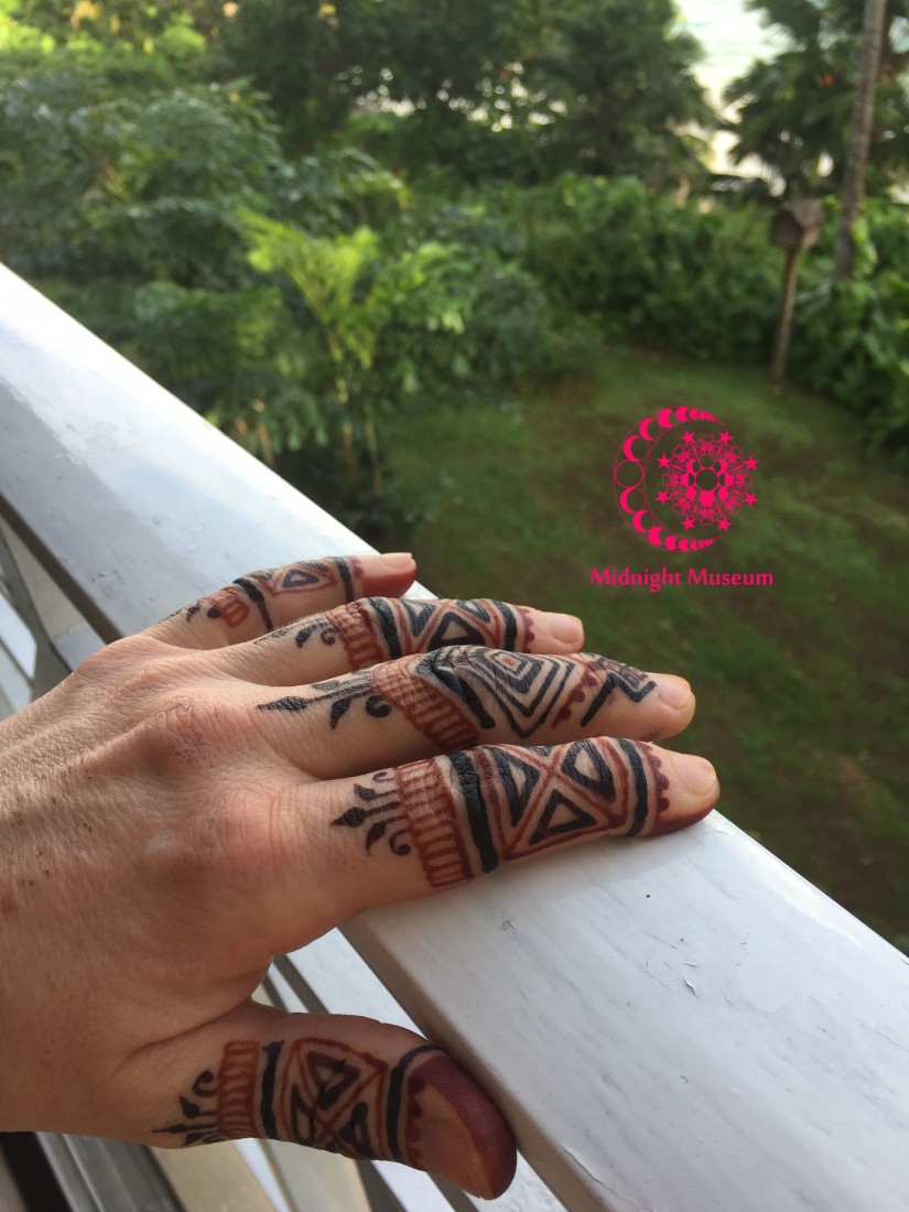Hire Midnight Museum Henna Tattoo Artist in Lake Ozark