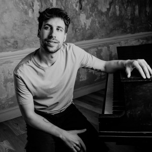 Mike Tedesco - Singing Pianist in Brooklyn, New York