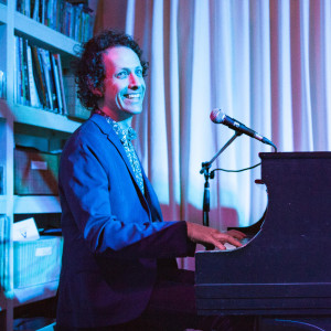 Mike Evin - Singing Pianist in Toronto, Ontario