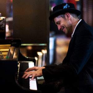 Mirko the Italian Pianist - Singing Pianist in Las Vegas, Nevada