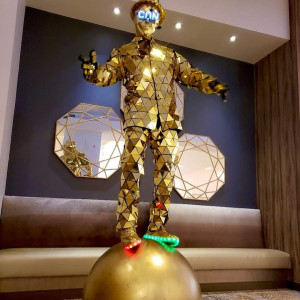 Mirror Man - Stilt Walker in Las Vegas, Nevada