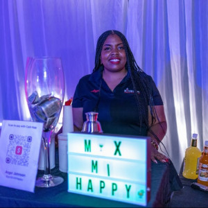 Mix Mi Happy - Bartender in Altamonte Springs, Florida