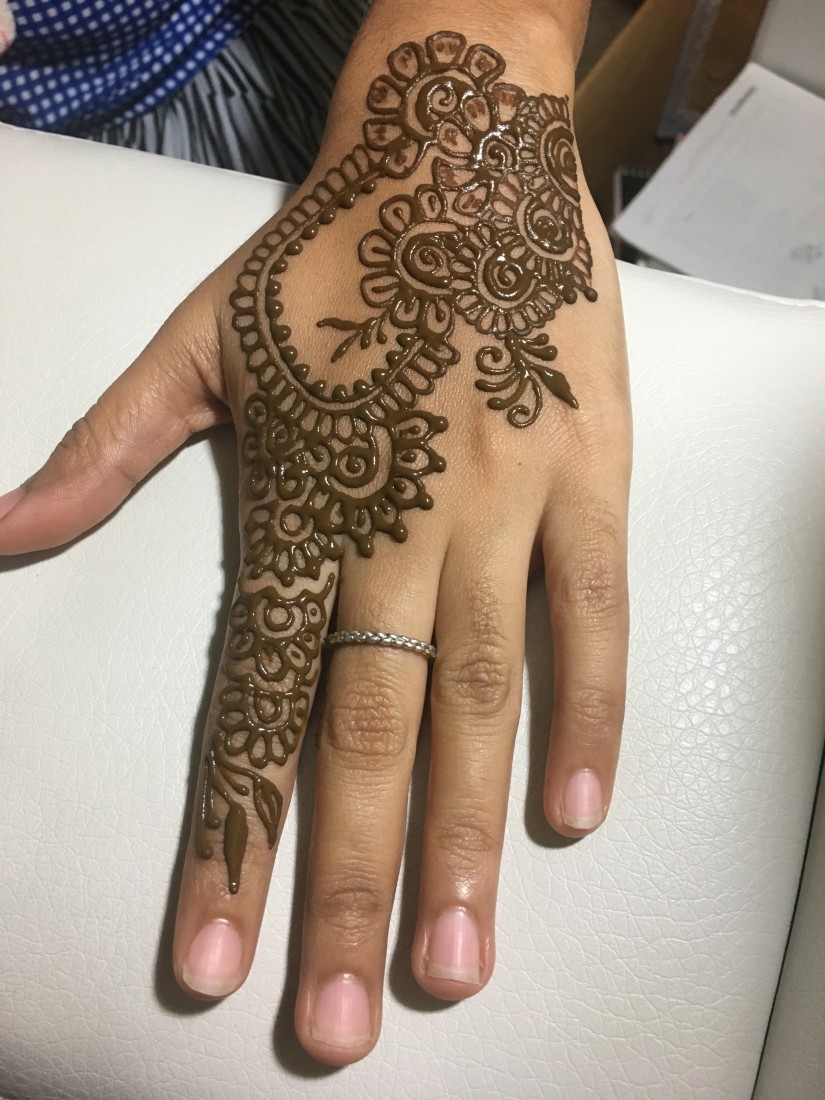Gallery photo 1 of Modern and Traditional Henna