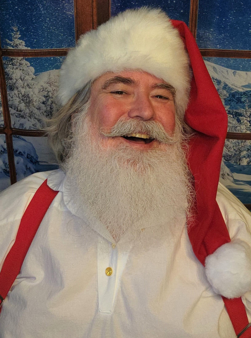 Gallery photo 1 of Moments with Santa Dave