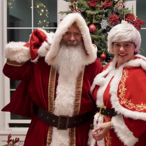 Mr. And Mrs. Claus - Santa Claus in Olympia, Washington