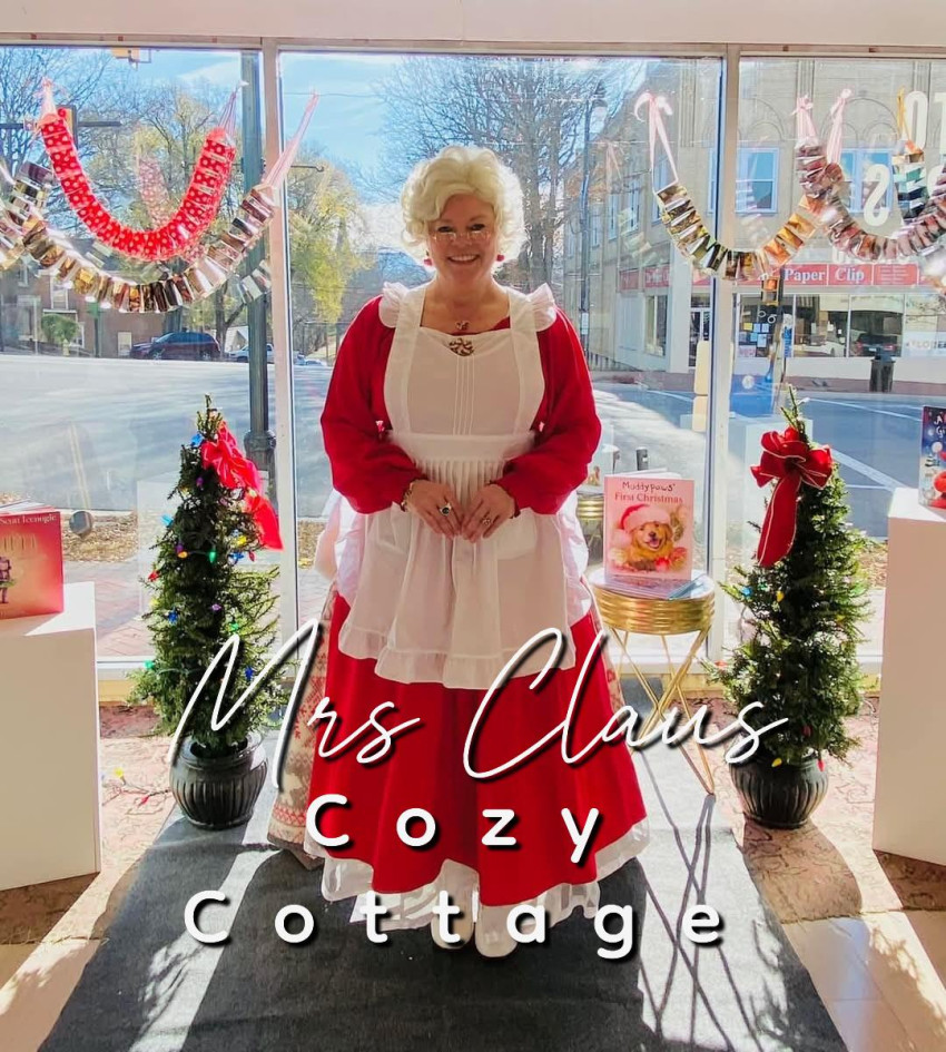 Gallery photo 1 of Mrs Claus Cozy Cottage