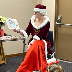 Mrs. Linda Claus - Mrs. Claus in Liberty Lake, Washington