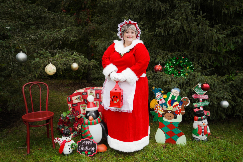 Gallery photo 1 of Mrs. Cathy Claus