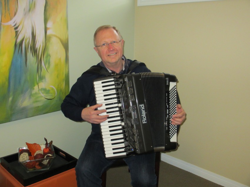 Hire Musical Memories Accordion Player in Abbotsford, British Columbia