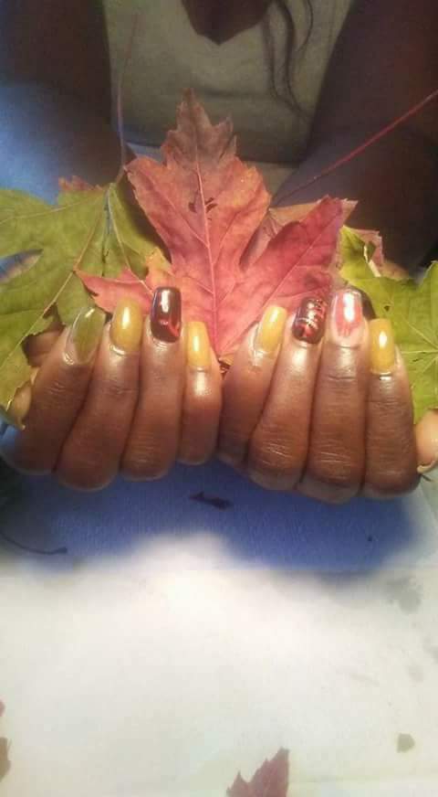 Gallery photo 1 of Nail artist