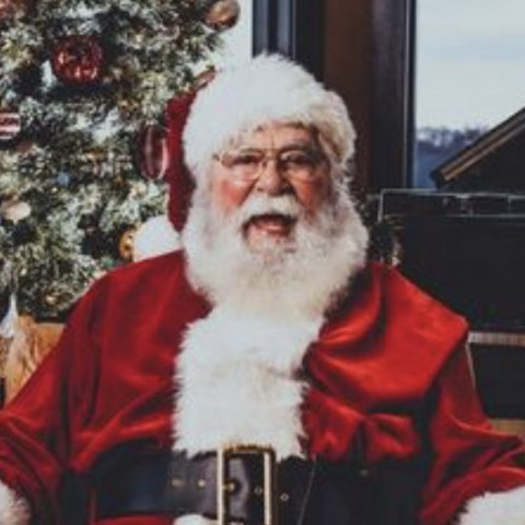 Nashville TN, USA. 22nd Dec, 2019. USA Santa Claus heads to the