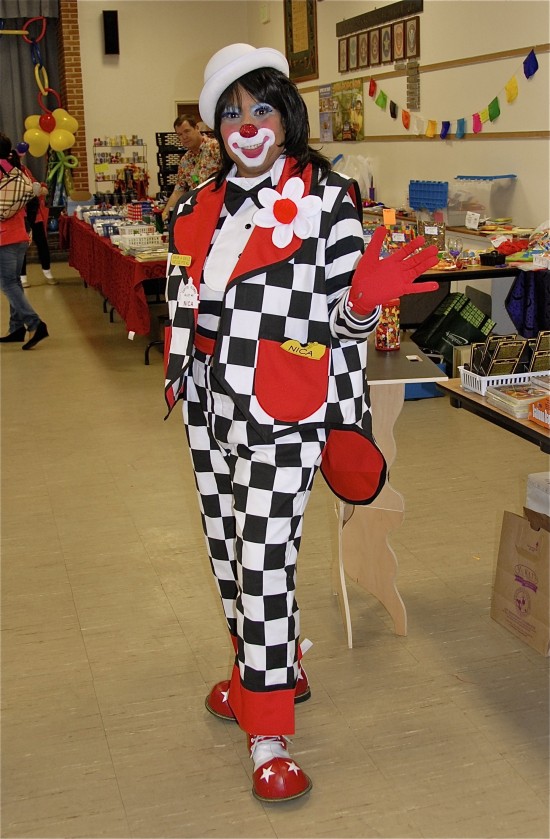 Hire Nica The Magician and Clown Entertainer Children’s Party