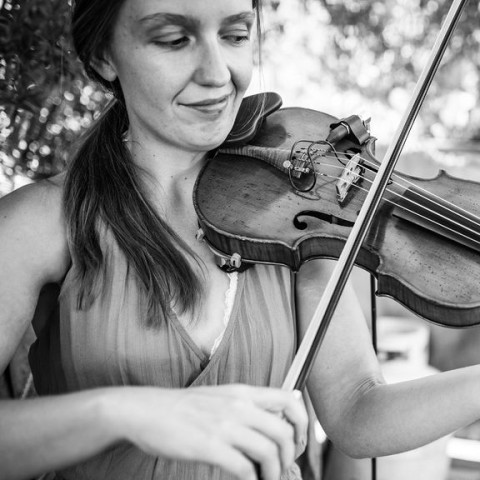 Hire Nicolette Andres - Violinist in Boulder, Colorado