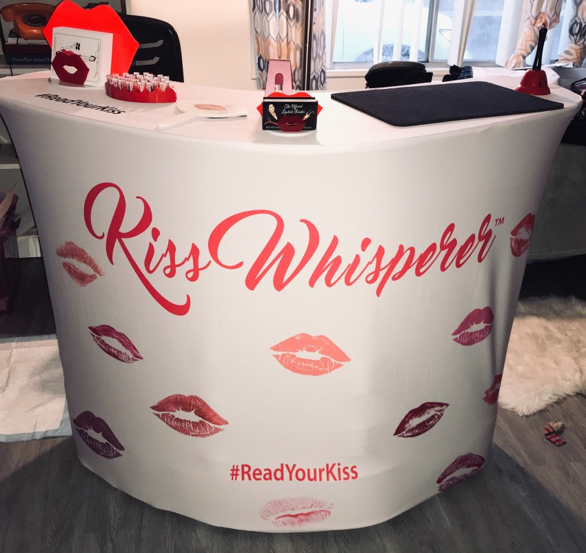 Hire Official Lipstick Reader Psychic Entertainment in Mesa, Arizona