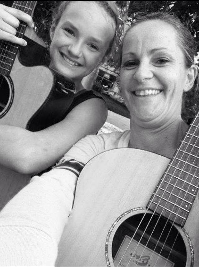 Hire Denise Forney, singing guitarist Singing Guitarist in West Des