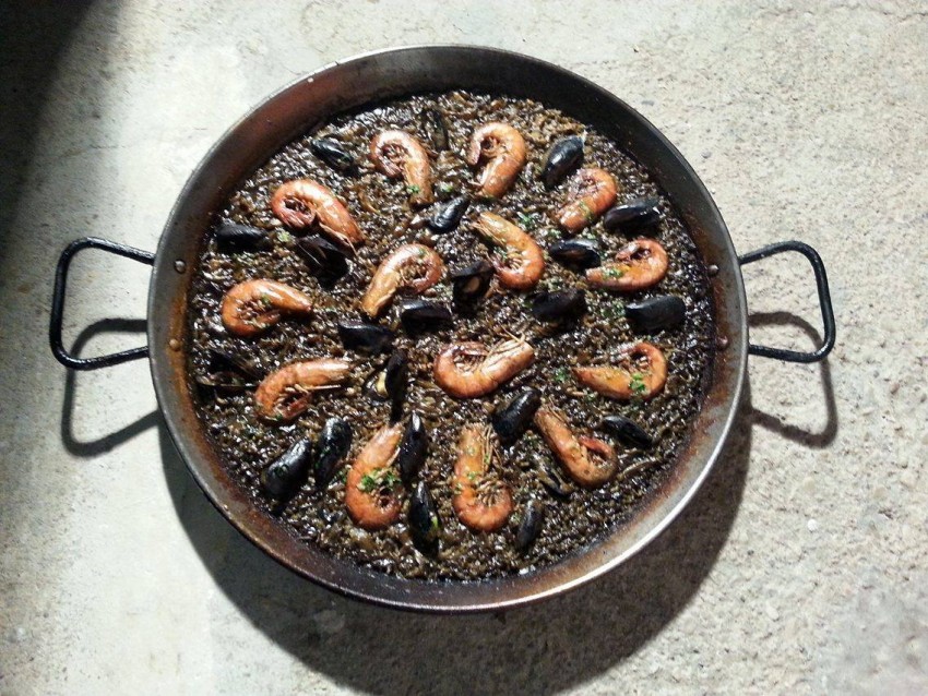 Hire Paella by Los Dos Paelleros Caterer in Fort Collins, Colorado