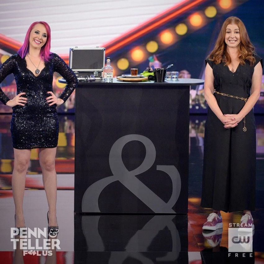 Hire Paige Thompson Magician in Chicago, Illinois