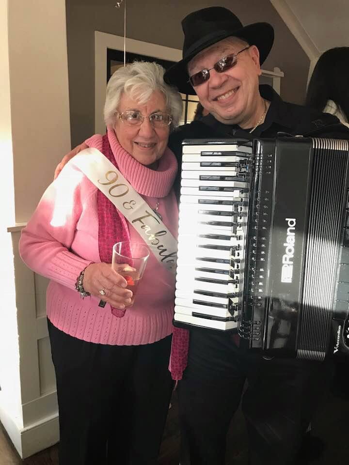 Hire Papa Joe Accordion Player in Bellerose, New York