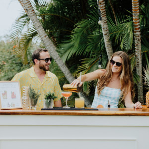 Paradise Pours - Bartender in Lahaina, Hawaii