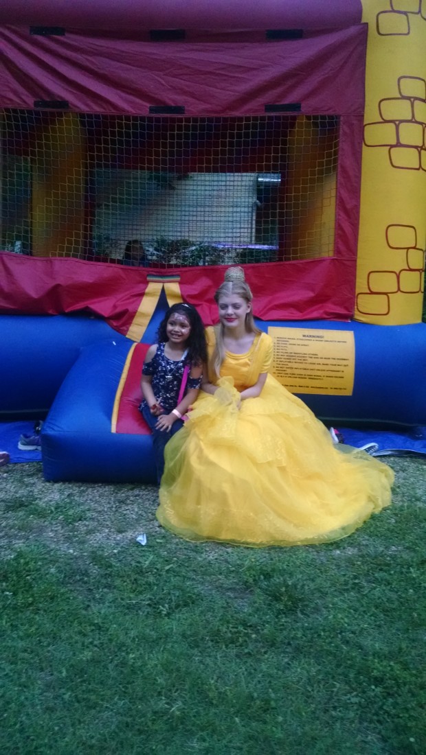 Hire Party Balloons and Face Paint Balloon Twister in Topeka, Kansas