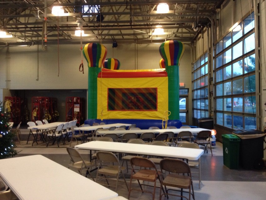 Gallery photo 1 of Party Moon Bounce