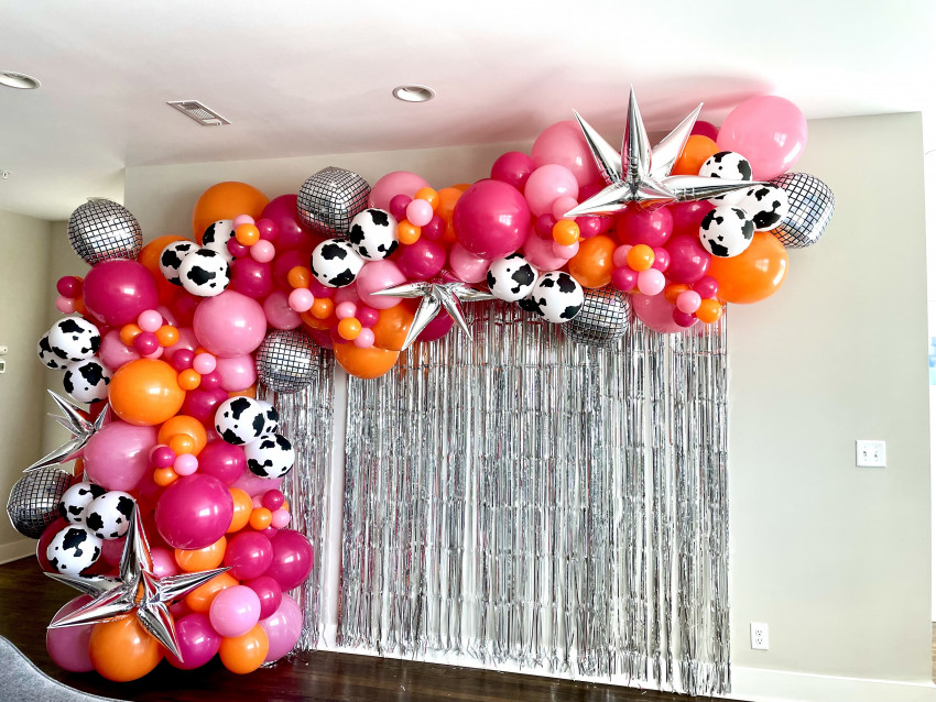 Gallery photo 1 of Party Up Balloon Co.